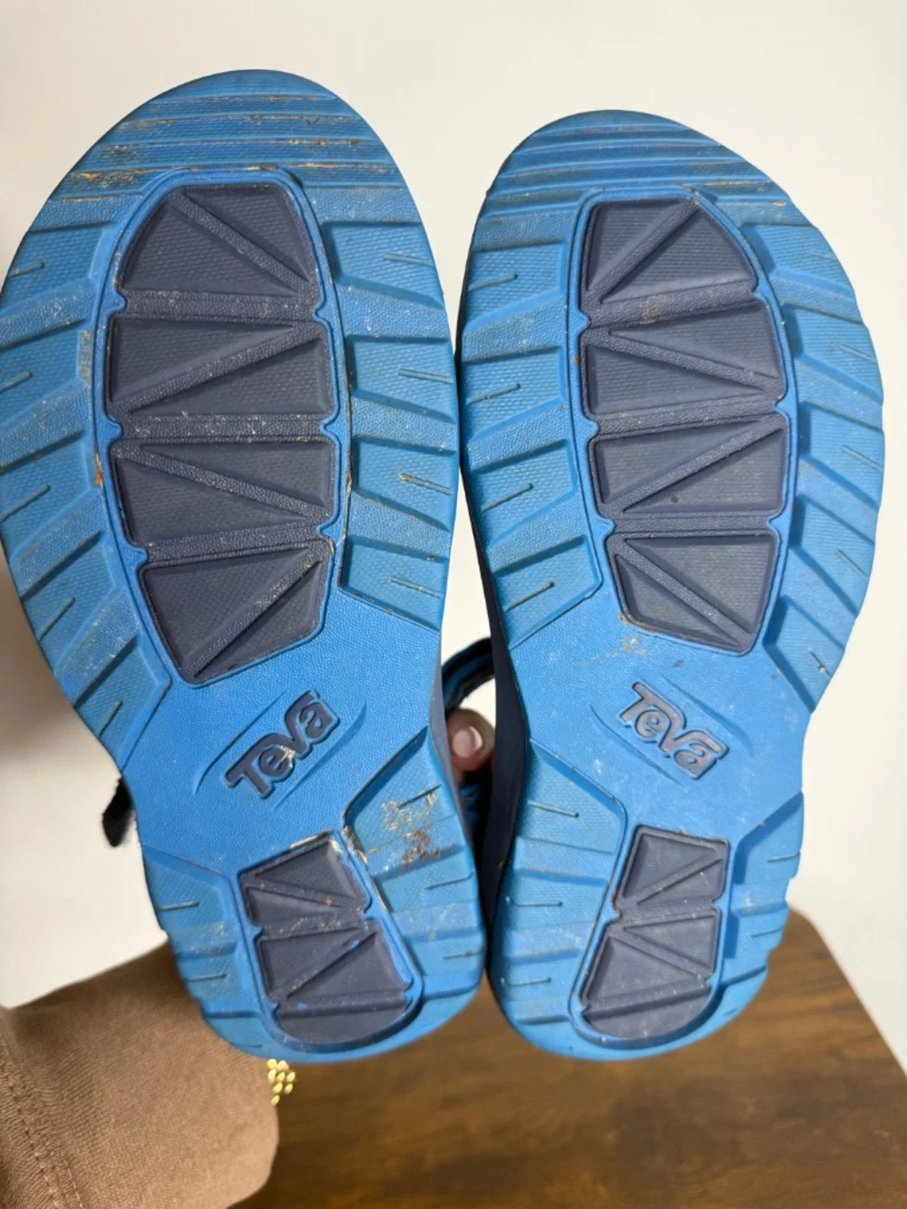 Teva Hurricane XLT2 (size 3) blue sandals